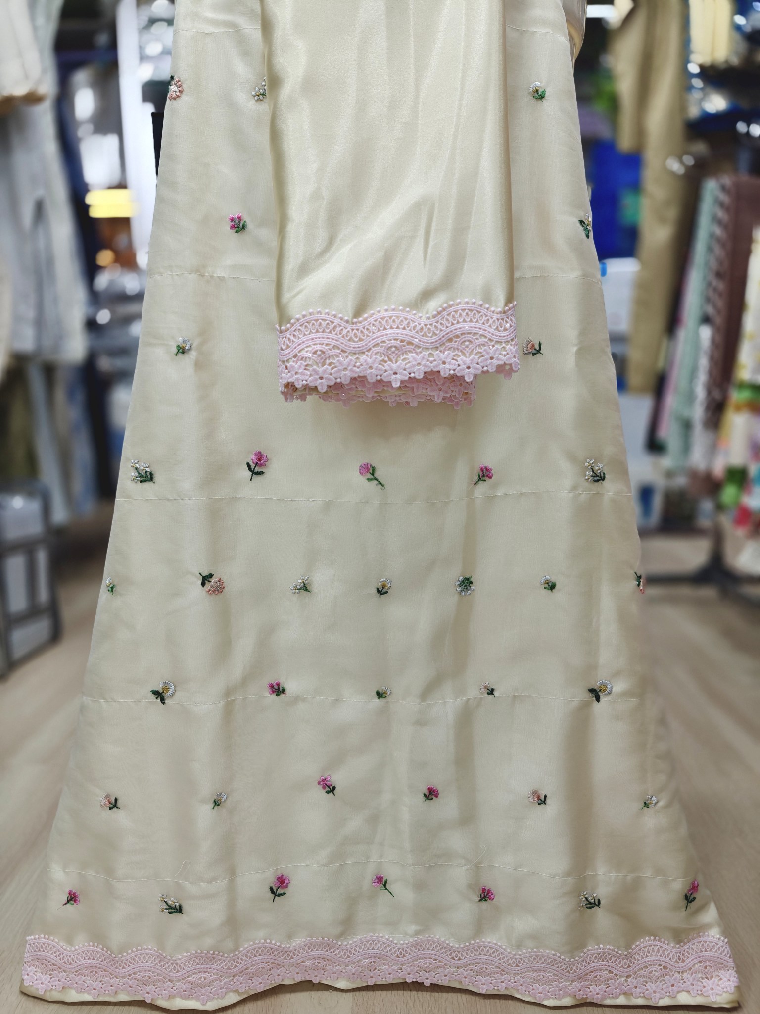 Full Embroidered Butties Net Wrap Full Embroidered Butties Net Wrap